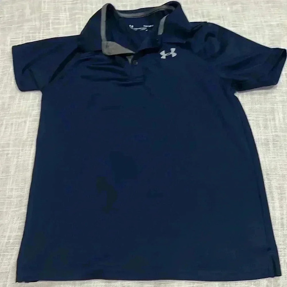 BOYS NAVY BLUE UNDER ARMOUR POLO UNIFORM SHIRT - Picture 1 of 4